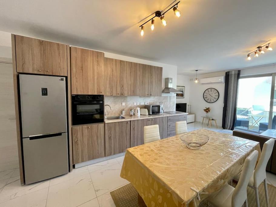 2Br Comfort Apartment Bugibba By Holi Сейнт Полс Бей Екстериор снимка