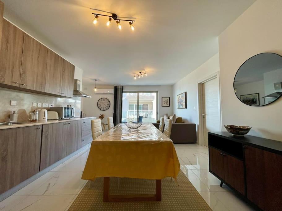 2Br Comfort Apartment Bugibba By Holi Сейнт Полс Бей Екстериор снимка